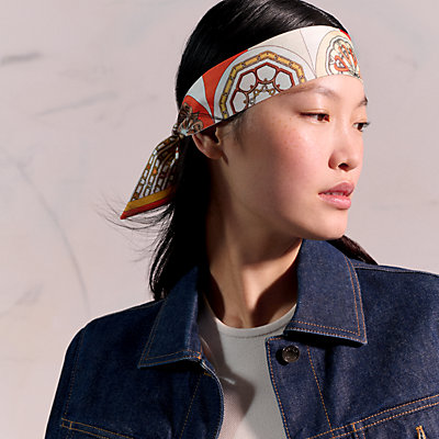 Twilly 《パラード・アン・ファンファーレ》 | Hermès Twilly 《パラード・アン・ファンファーレ》 | Hermès